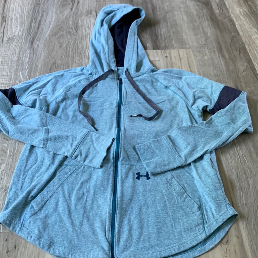 Woman’s Under Armour lightweight hooded full zip up